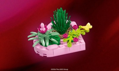 Free LEGO Blooming Heart